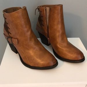 Leather short boots size 9